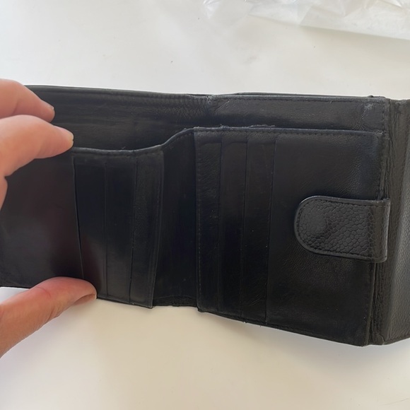 Chanel - Picture 3 of 3